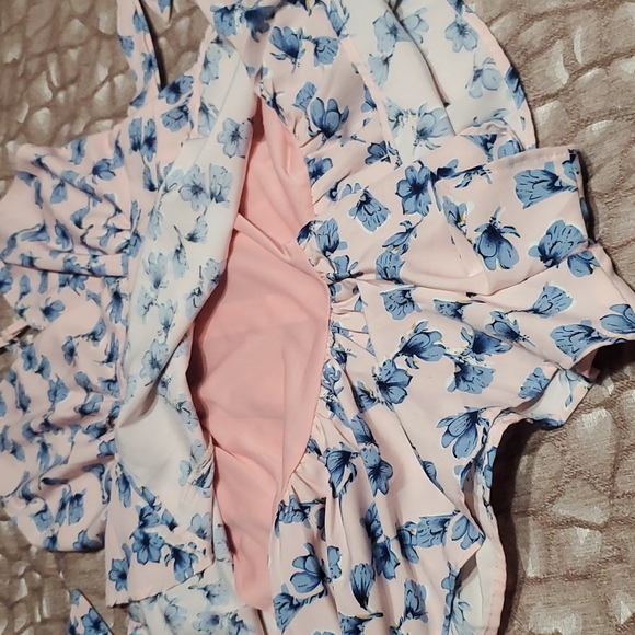 Romper - Picture 3 of 5